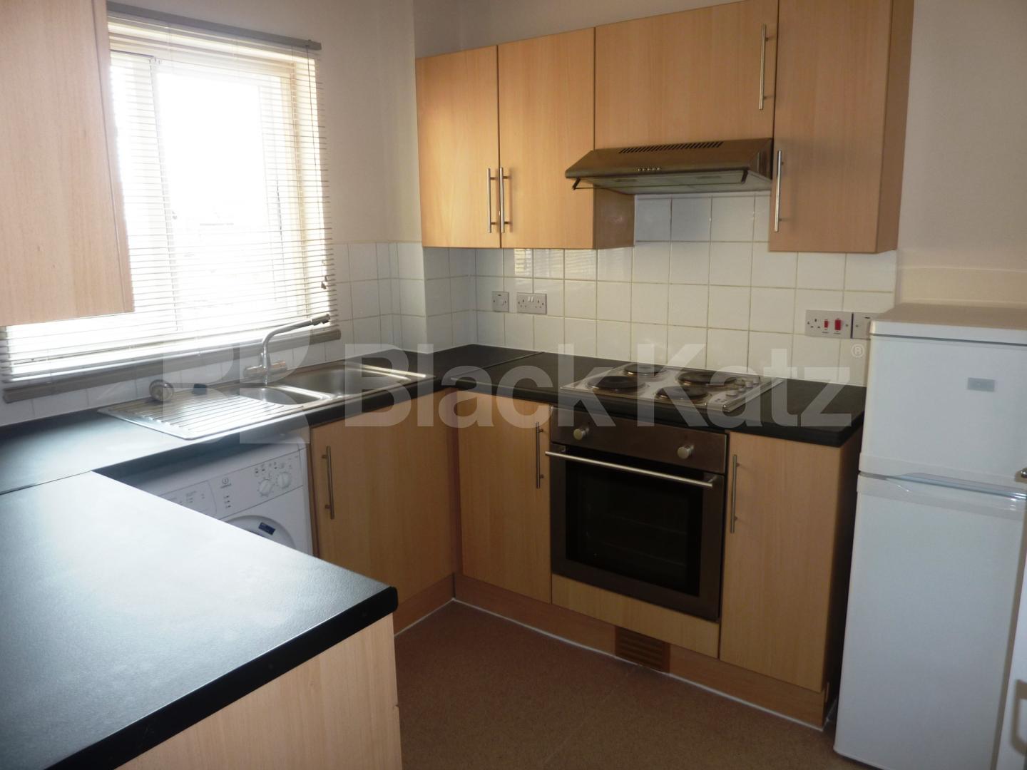 			3 MINUTES TO TUBE!, 1 Bedroom, 1 bath, 1 reception Flat			 Heddington Grove, CALEDONIAN ROAD